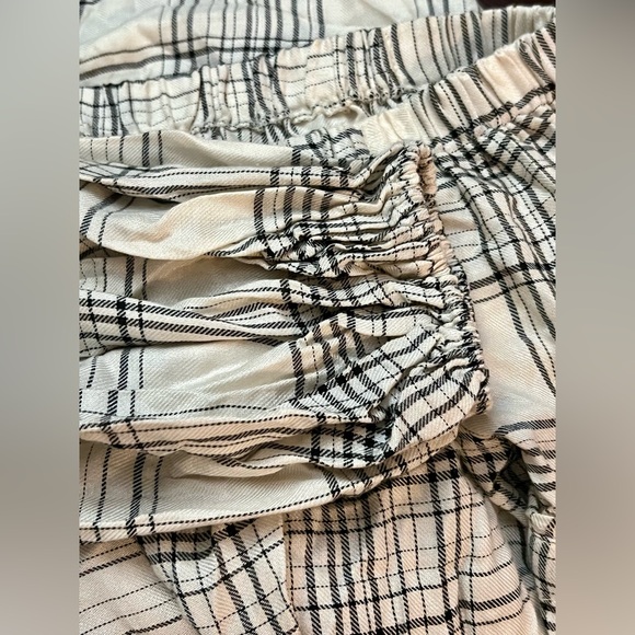 MAX STUDIO Over the Shoulder NWT Black Plaid Top Long Sleeve Ties Romantic Med - Picture 8 of 16